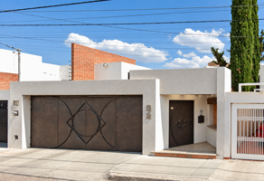 Foto de inmueble en Av. Marqués de la Villa del Villar del Aguila 972, Miradores, 76146 Santiago de Querétaro, Qro. #972, Col. Miradores del Marques C.P. 76146, Querétaro