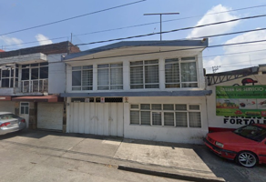 Foto de inmueble en Calle de Curinda, Col. La Tamacua C.P. 60090, Uruapan
