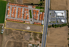 Foto de inmueble en La Arborada, Col. Alcázar Residencial C.P. 20908, Jesús María