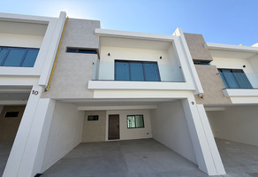 Foto de inmueble en Monte Everest Entre Circuito Loma Dorada Casa Blanca, Col. Ampliación Guaycura C.P. 22214, Tijuana