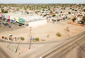 Foto de inmueble en Calz. Manuel Gómez Morín, Col. Real del Río C.P. 21137, Mexicali