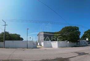 Foto de inmueble en 1 Sur, Col. Puerto Pesquero C.P. 24129, Carmen
