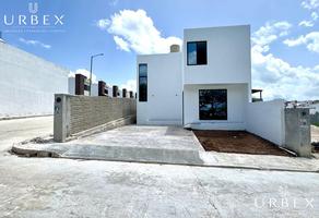 Foto de inmueble en SE Vende Amplia Y Bonita Casa Nueva EN Esquina EN Residencial Hacienda Pomoca, Campeche, Col. Residencial La Hacienda C.P. 24085, Campeche