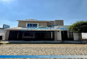 Foto de inmueble en De las Perlas, Col. Residencial Esmeralda Norte C.P. 28017, Colima