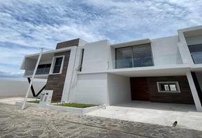 Foto de inmueble en Av. Pelicanos, Col. Soleares C.P. 28219, Manzanillo