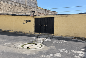 Foto de inmueble en 4 Cerrada de Avenida Central, Col. Agrícola Pantitlan C.P. 08100, Iztacalco