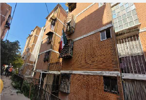 Foto de inmueble en Calzada Ignacio Zaragoza, Col. Colonial Iztapalapa C.P. 09270, Iztapalapa