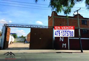 Foto de inmueble en Bodega y Oficinas en Mariano Escobedo Casi Esquina Francisco Villa, Col. El Tlacuache Ote. C.P. 37526, León