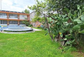 Foto de inmueble en Granja con 5 Recámaras en Casa Principal,  Salón, Alberca con Jacuzzi y Casa de Velador a Precio de , Col. Fraccionamiento Lomas de la Luz C.P. 36274, Silao de la Victoria