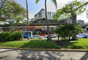 Foto de inmueble en Miguel  Aleman, Col. Club Deportivo C.P. 39690, Acapulco de Juárez