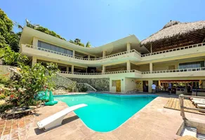 Foto de inmueble en Av. De la Aguada  #S/n, Col. Las Playas C.P. 39390, Acapulco de Juárez