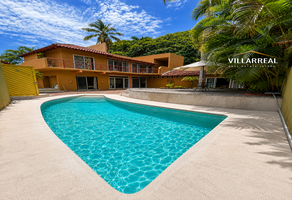Foto de inmueble en GOLONDRINAS, Col. Marina Ixtapa C.P. 40880, Zihuatanejo de Azueta