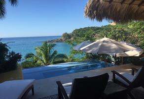 Foto de inmueble en arcano, Col. Marina Ixtapa C.P. 40880, Zihuatanejo de Azueta