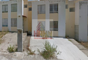 Foto de inmueble en Mar Caribe, Casa A, Lote 9, Manzana 44, Col. San Agustin C.P. 39753, Acapulco de Juárez