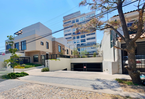 Foto de inmueble en Calz de los Laureles, Col. Ciudad Granja C.P. 45010, Zapopan