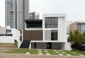 Foto de inmueble en Colinas de los Virreyes, Col. Colinas Virreyes C.P. 45115, Zapopan