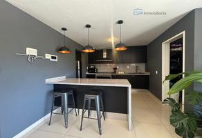 Foto de inmueble en Av. Novelistas, Col. Colinas de San Javier C.P. 45110, Zapopan