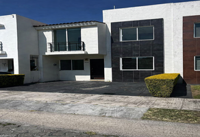 Foto de inmueble en Av. Valle de Ameca, Col. Jardines Del Valle C.P. 45138, Zapopan