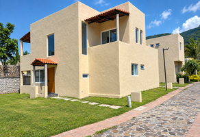 Foto de inmueble en Carretere Jocotepec-Chapala, Col. Jocotepec Centro C.P. 45800, Jocotepec