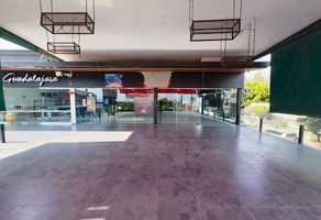 Foto de inmueble en Av. Juan Gil Preciado, Col. Los Robles C.P. 45134, Zapopan
