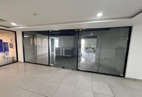 Foto de inmueble en AVENIDA FRANCISCO MEDINA ASCENCIO, Col. Marina Vallarta C.P. 48335, Puerto Vallarta