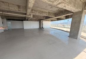 Foto de inmueble en AVENIDA FRANCISCO MEDINA ASCENCIO, Col. Marina Vallarta C.P. 48335, Puerto Vallarta