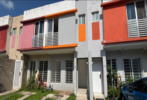 Foto de inmueble en Av. Republica de los Robles, Col. Puerta Serena C.P. 45134, Zapopan
