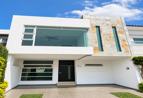 Foto de inmueble en Calzada de las Flores, Col. Real de Valdepeñas II C.P. 45133, Zapopan