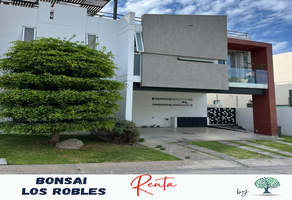 Foto de inmueble en Av paseo de los robles, Col. Residencial el Bosque C.P. 45237, Zapopan