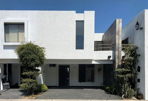 Foto de inmueble en Av. Comonfort, Col. Santa Isabel C.P. 45645, Tlajomulco de Zúñiga