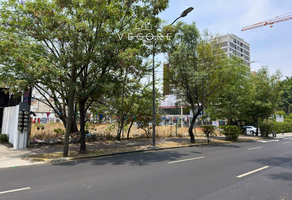 Foto de inmueble en Av. Miguel Hidalgo y Costilla, Col. Santa Teresita C.P. 44600, Guadalajara