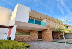 Foto de inmueble en av santa margarita, Col. Valle Esmeralda C.P. 45138, Zapopan