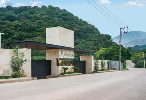 Foto de inmueble en Av. del Bosque, Col. Bosque Esmeralda C.P. 52930, Atizapán de Zaragoza