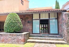 Foto de inmueble en C. Leona Vicario, Country Club, 52150 Metepec, Méx., Col. Coaxustenco C.P. 52140, Metepec