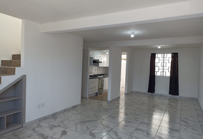 Foto de inmueble en Avenida Circuito del Lago Sur, MZ 5 Lt 12 Vivienda 10, Fraccionamiento Lago Residencial, Nicolás Rom, Col. Lomas del Lago C.P. 54476, Nicolás Romero