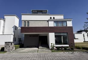 Foto de inmueble en Boulevard Condado del Valle, Col. San Miguel Totocuitlapilco C.P. 52143, Metepec