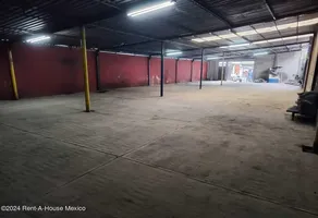 Foto de inmueble en av. ejidos  #1, Col. Santa María Tulpetlac C.P. 55404, Ecatepec de Morelos