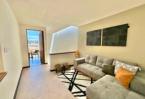 Foto de inmueble en Av. Puerta Madero, Col. Rincón de Altozano C.P. 58350, Morelia