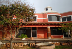 Foto de inmueble en Coyuca, Col. Burgos Bugambilias C.P. 62584, Temixco