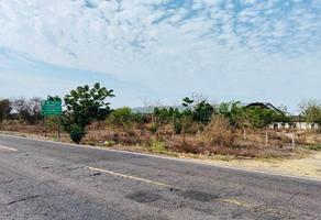 Foto de inmueble en Por carretera nacional 15, Col. San José de Gracia C.P. 63400, Acaponeta
