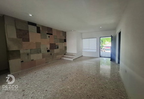 Foto de inmueble en 7a Avenida, Col. Las Cumbres 1 Sector C.P. 64610, Monterrey