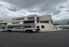 Foto de inmueble en pino ponderosa #402, Col. Puerta de Hierro C.P. 64349, Monterrey