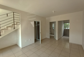 Foto de inmueble en La casa habitación marcada con el número 17 (diecisiete) del Condominio Habitacional de Tipo Popular, Col. Ciudad del Sol C.P. 76116, Querétaro
