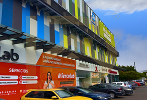 Foto de inmueble en Avenida Candiles, Col. Club Campestre C.P. 76190, Querétaro