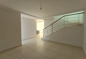 Foto de inmueble en LA CASA HABITACION CON EL NUMERO 11, DE LA CALLE PASEO DEL JLIGUERO, ETAPA 5, DEL FRACCIONAMIENTO DE, Col. Residencial Santa Fe C.P. 76930, Corregidora