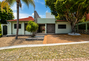 Foto de inmueble en av de la rica, Col. Villas del Mesón C.P. 76226, Querétaro