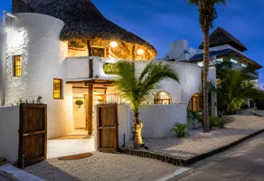 Foto de inmueble en AV. PEDRO JOAQUIN COLDWELL #SN, Col. Isla de Holbox C.P. 77310, Lázaro Cárdenas