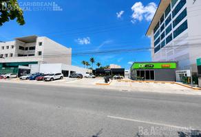 Foto de inmueble en Local Comercial en Renta | 32 m² | Plaza Av. Kabah Cancún, Col. Supermanzana 17 C.P. 77505, Benito Juárez