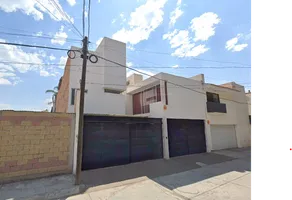 Foto de inmueble en paseo de los cedros  #1, Col. Colinas del Parque C.P. 78294, San Luis Potosí