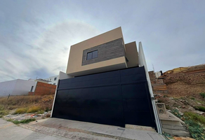 Foto de inmueble en La Oliva, Col. Fuentes del Bosque C.P. 78200, San Luis Potosí